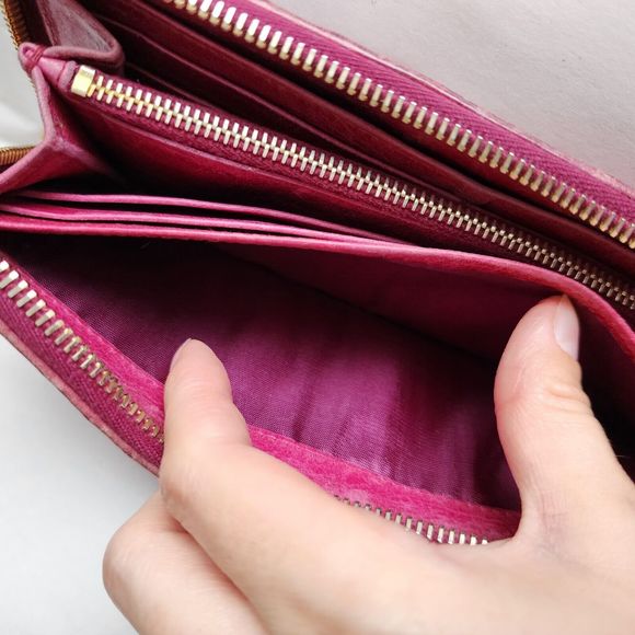 Prada MIUMIU long wallet Zip Around Zippy Genuine leather Quilted Berry Pink - Picture 4 of 12